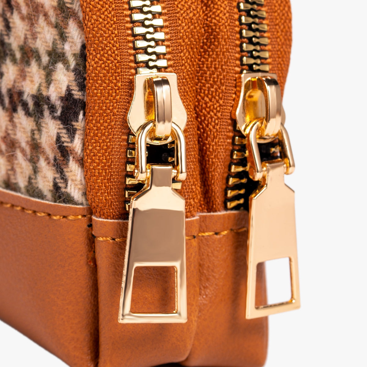 Moya | Wallet - By Qivii