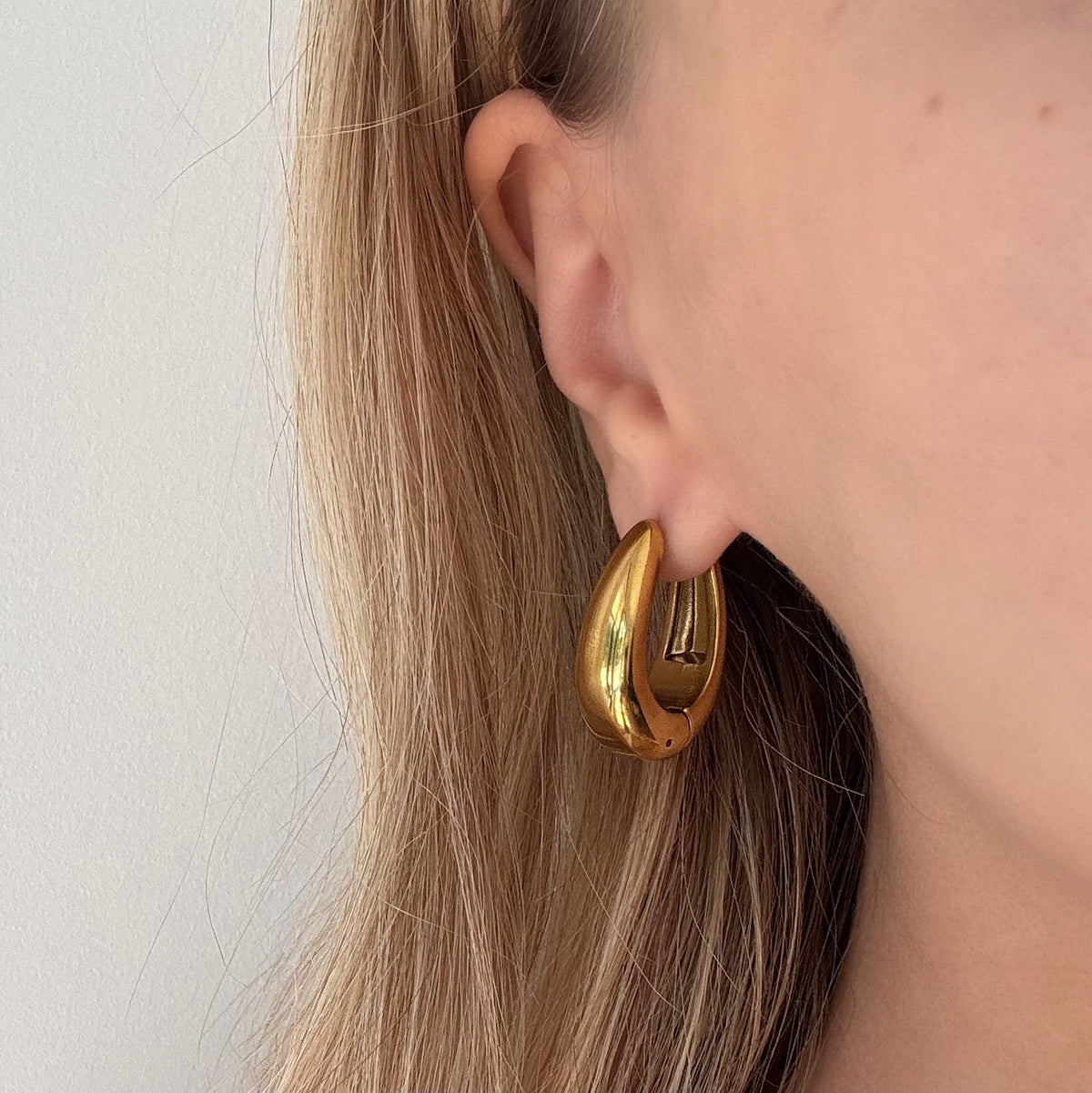 Brandy Earrings | By Qivii