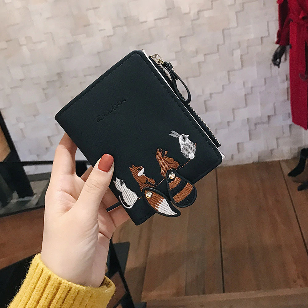 Renah | Embroidered Wallet - By Qivii