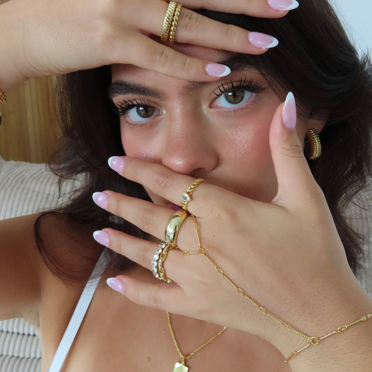 Bar Hand Chain | By Qivii