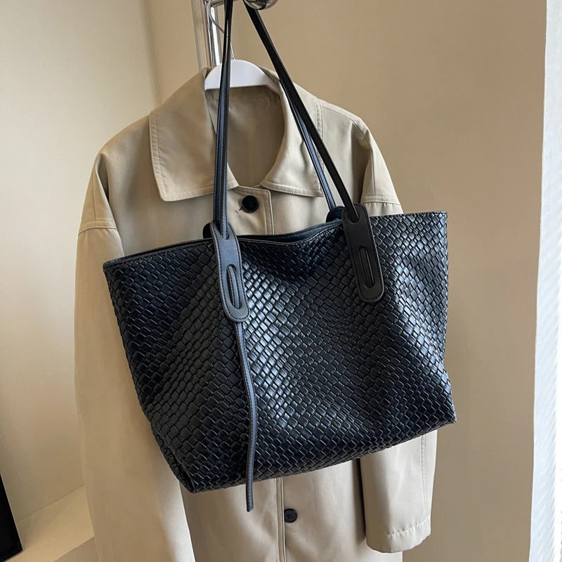 Lora | Tote Bag - By Qivii