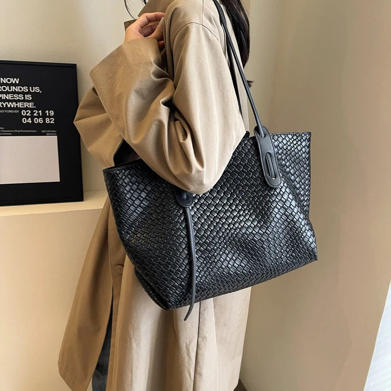 Lora | Tote Bag - By Qivii