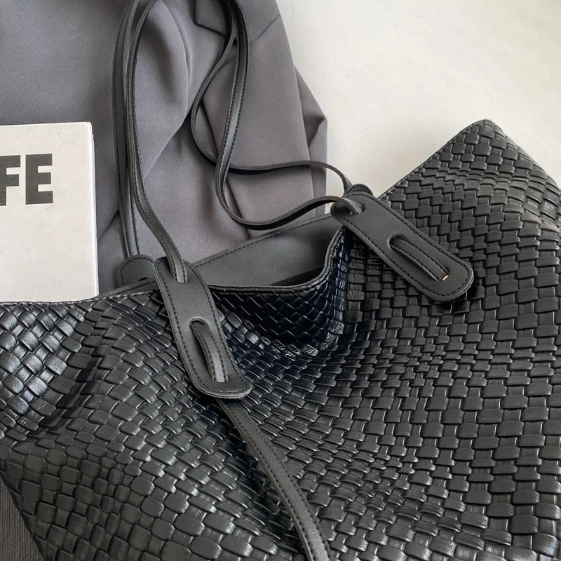 Lora | Tote Bag - By Qivii