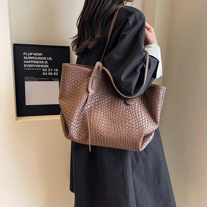 Lora | Tote Bag - By Qivii