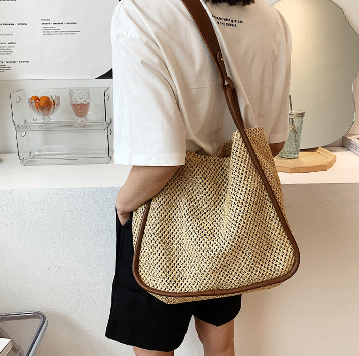 Banna | Tote Bag - By Qivii