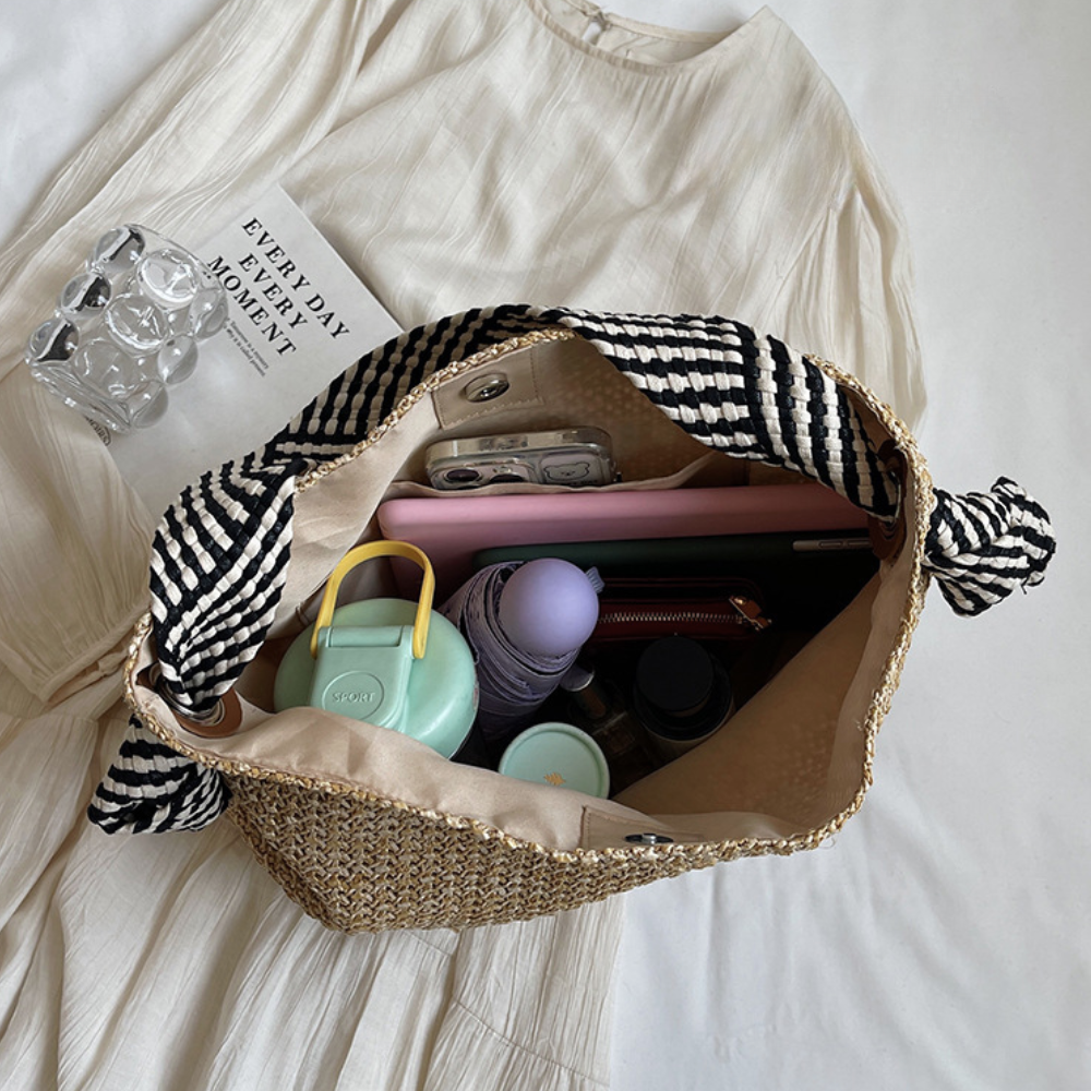 Namah | Shoulder Bag - By Qivii