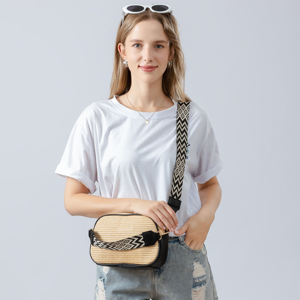 Auma | Crossbody Bag - By Qivii