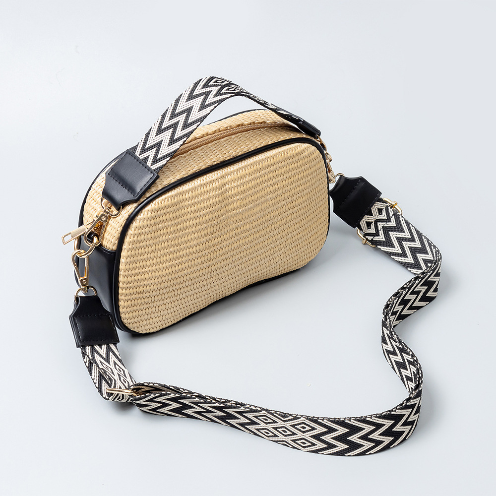 Auma | Crossbody Bag - By Qivii