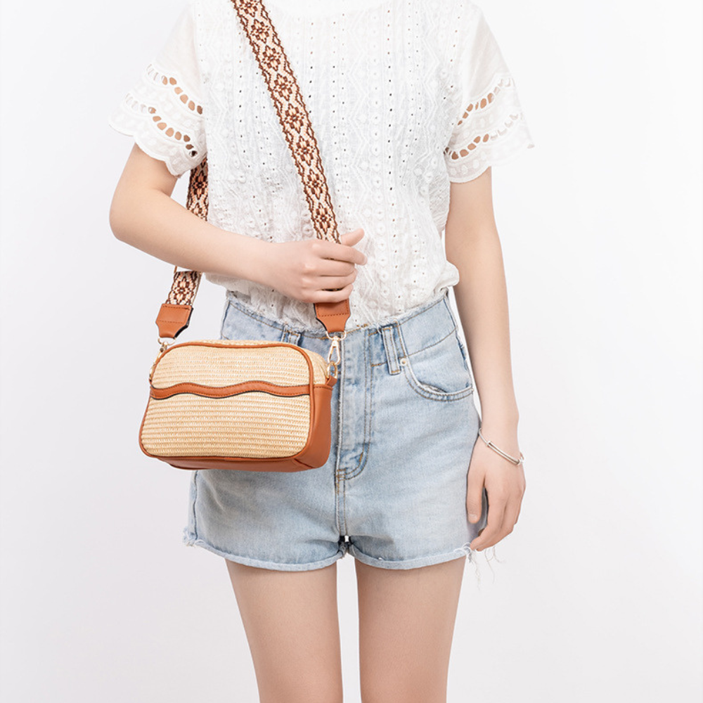 Auma | Crossbody Bag - By Qivii