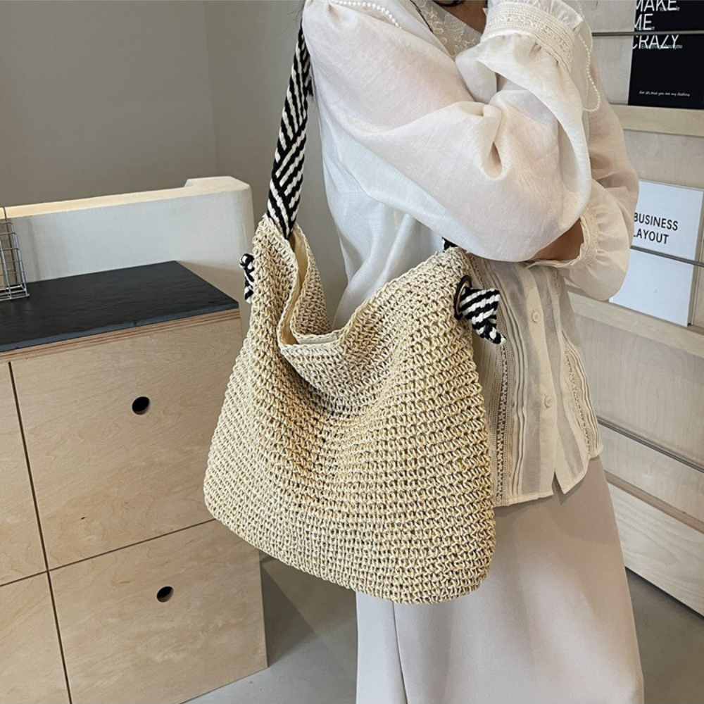 Namah | Shoulder Bag - By Qivii