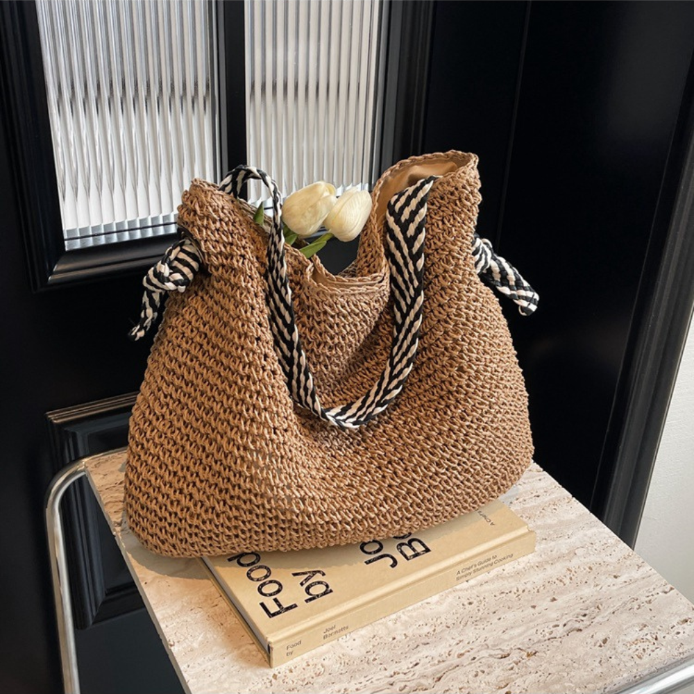 Namah | Shoulder Bag - By Qivii