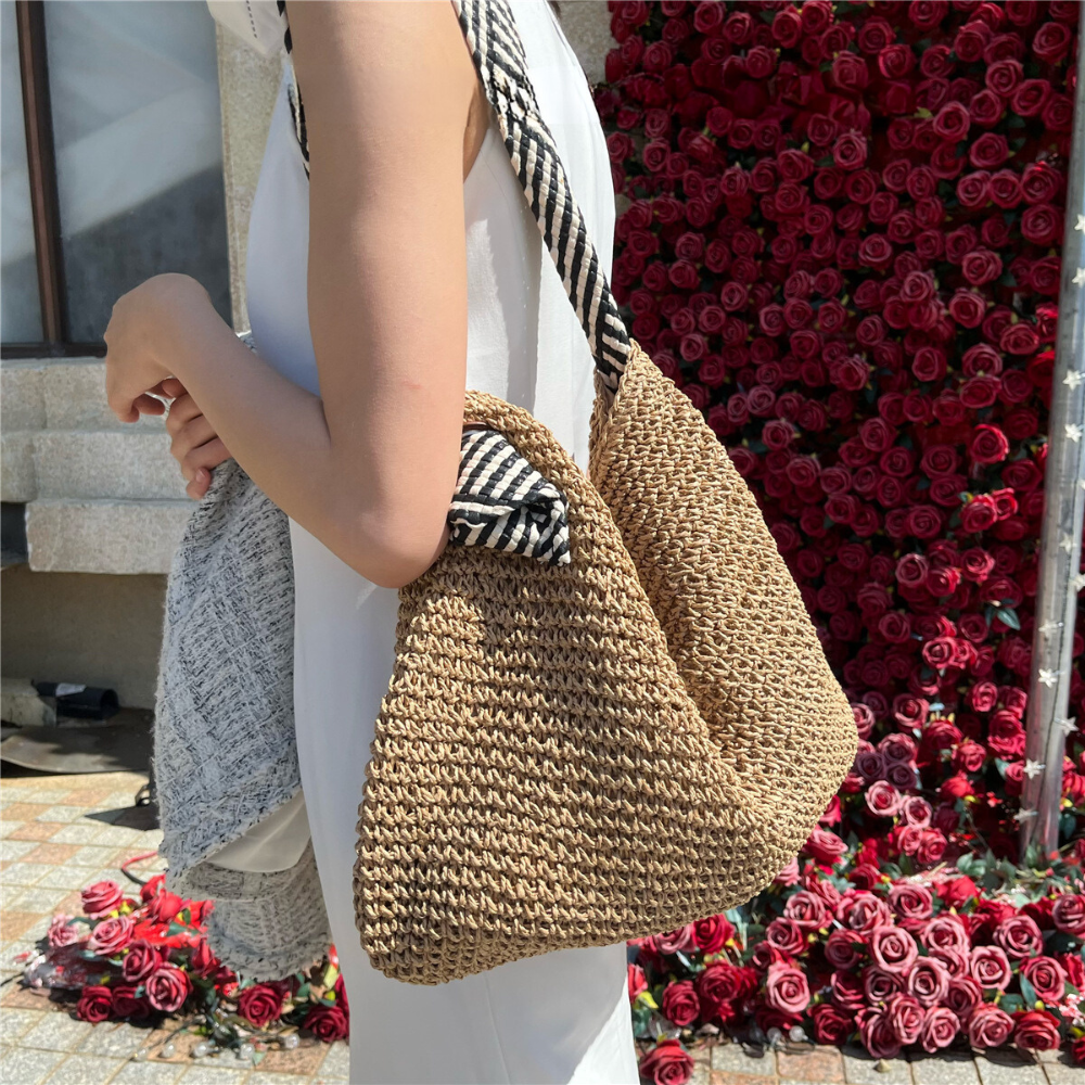 Namah | Shoulder Bag - By Qivii