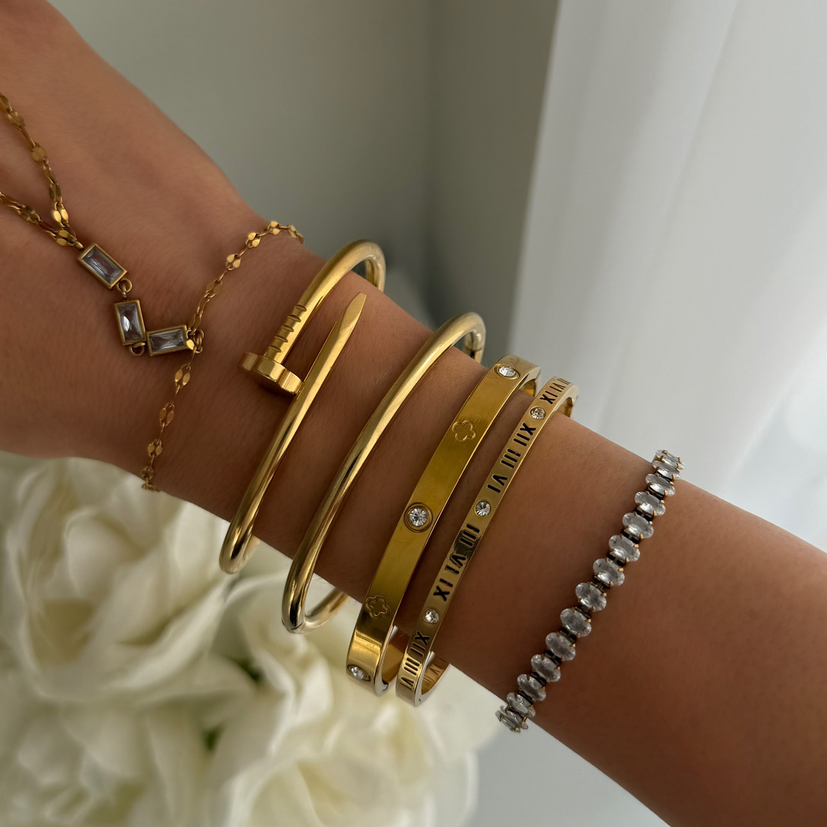 Hold Me Tight Bangle | By Qivii