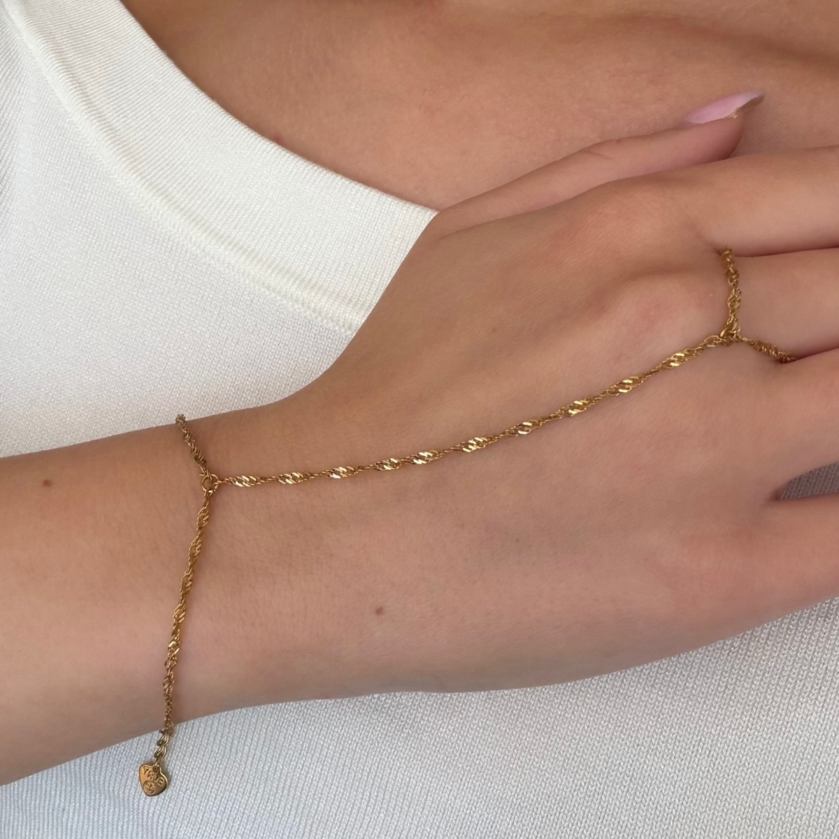 That Girl Hand Chain | By Qivii