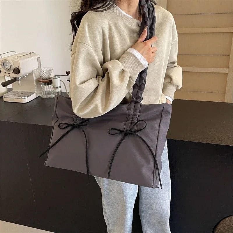 Noeda | Tote Bag - By Qivii