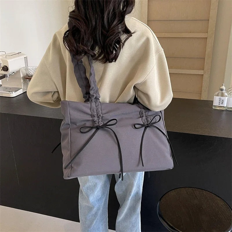 Noeda | Tote Bag - By Qivii