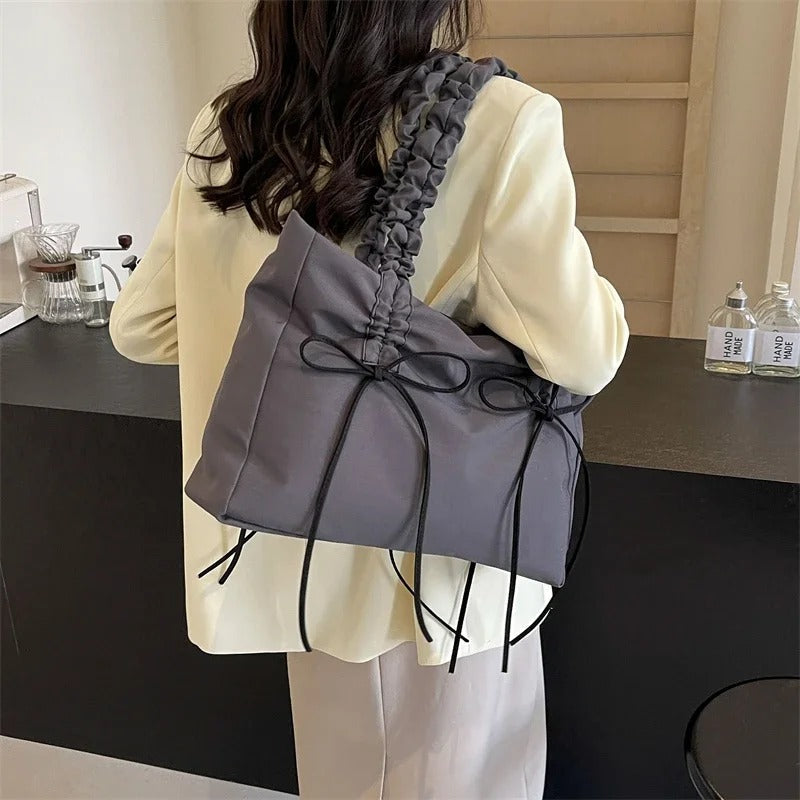 Noeda | Tote Bag - By Qivii