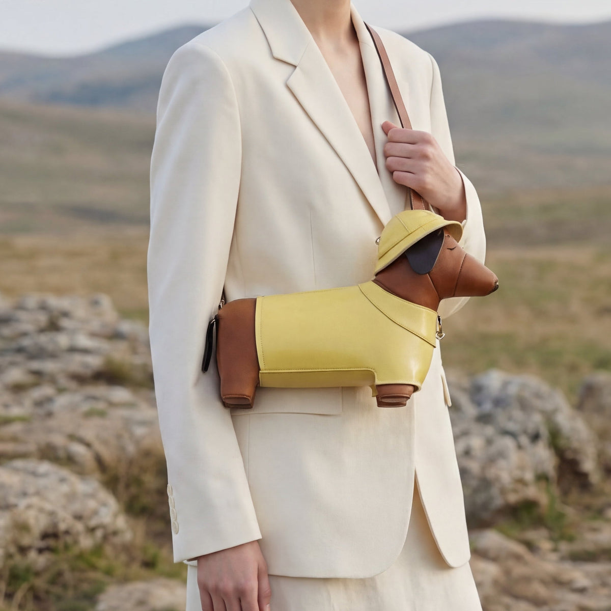 Dachshund Safari Bag in Vegan Leather - By Qivii