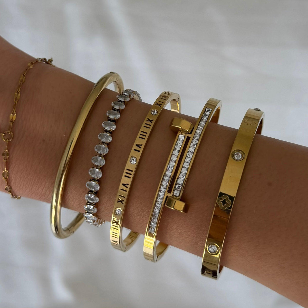 Roman Darling Bangle | By Qivii