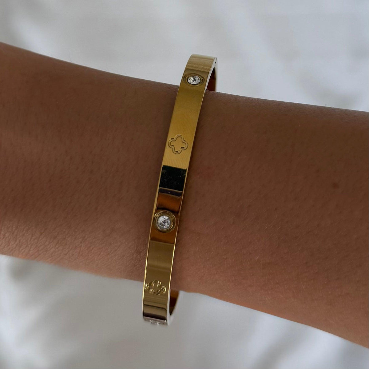 Lucky Glow Bangle | By Qivii