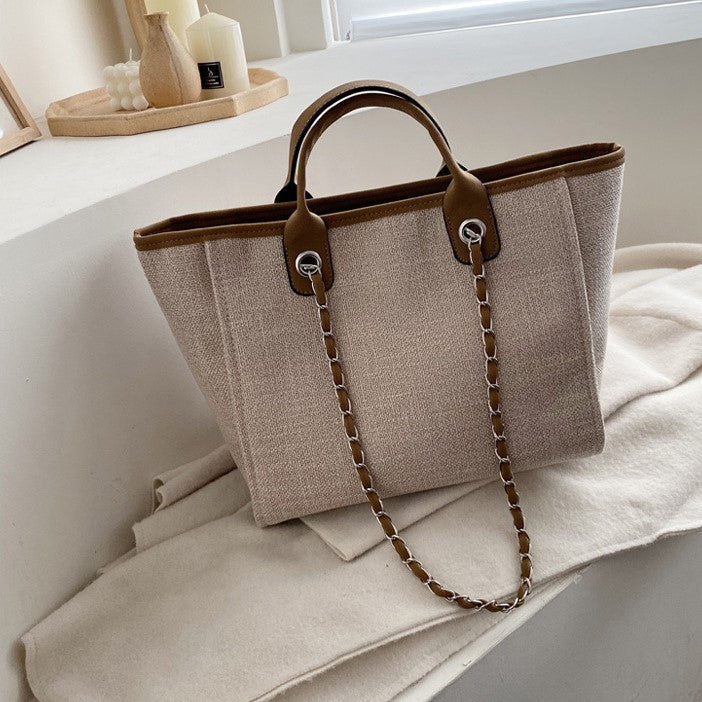 Fulla | Tote Bag - By Qivii
