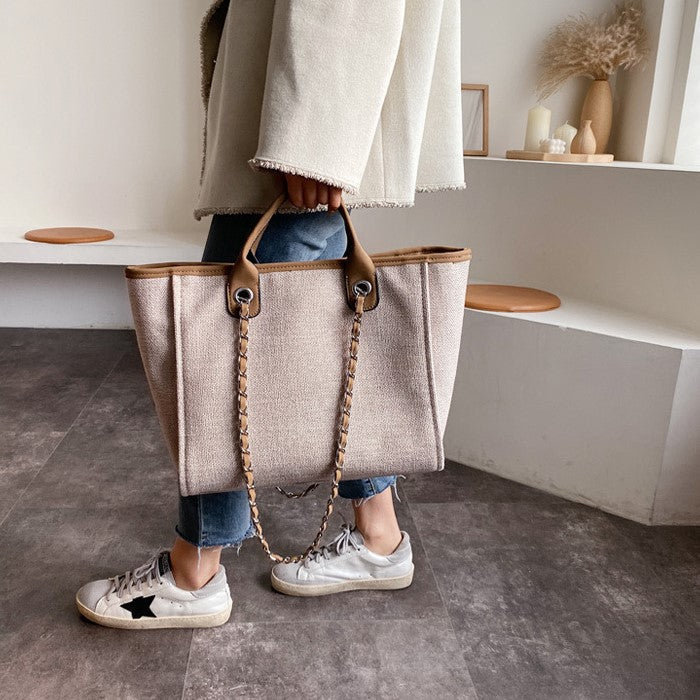 Fulla | Tote Bag - By Qivii
