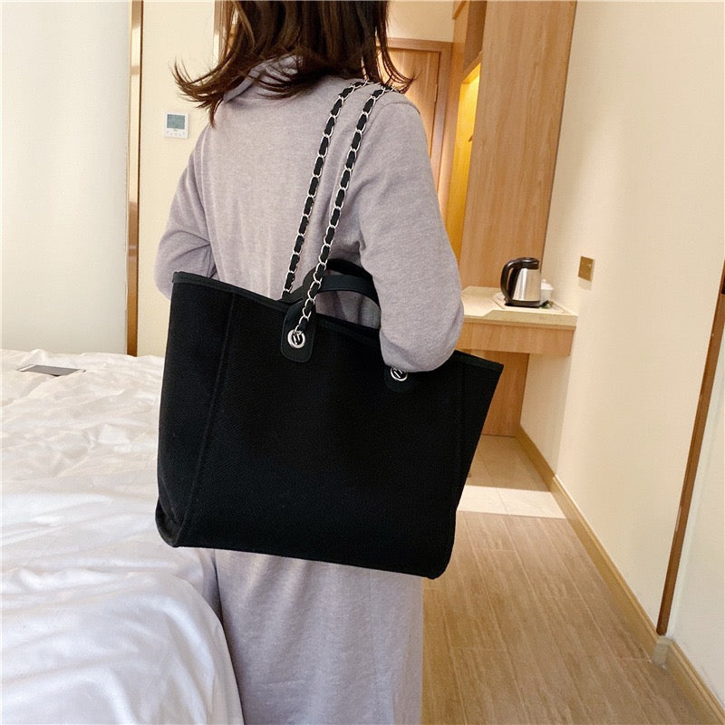 Fulla | Tote Bag - By Qivii