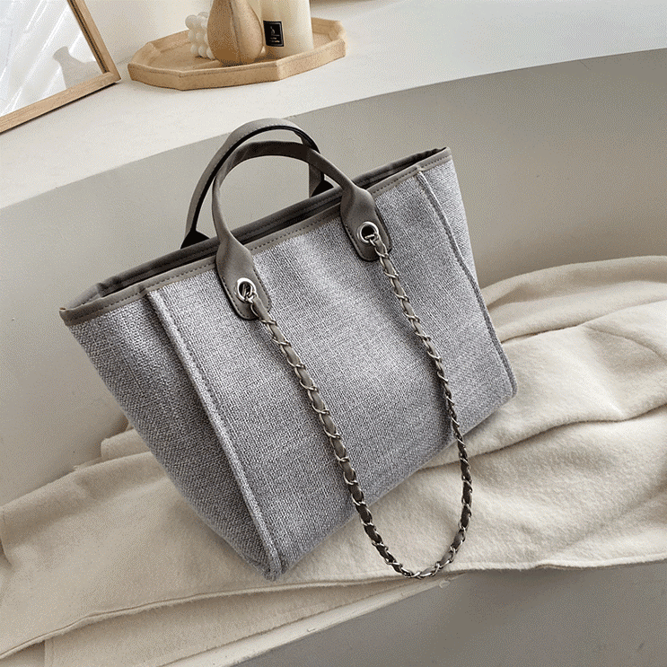 Fulla | Tote Bag - By Qivii