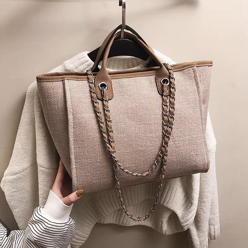 Fulla | Tote Bag - By Qivii