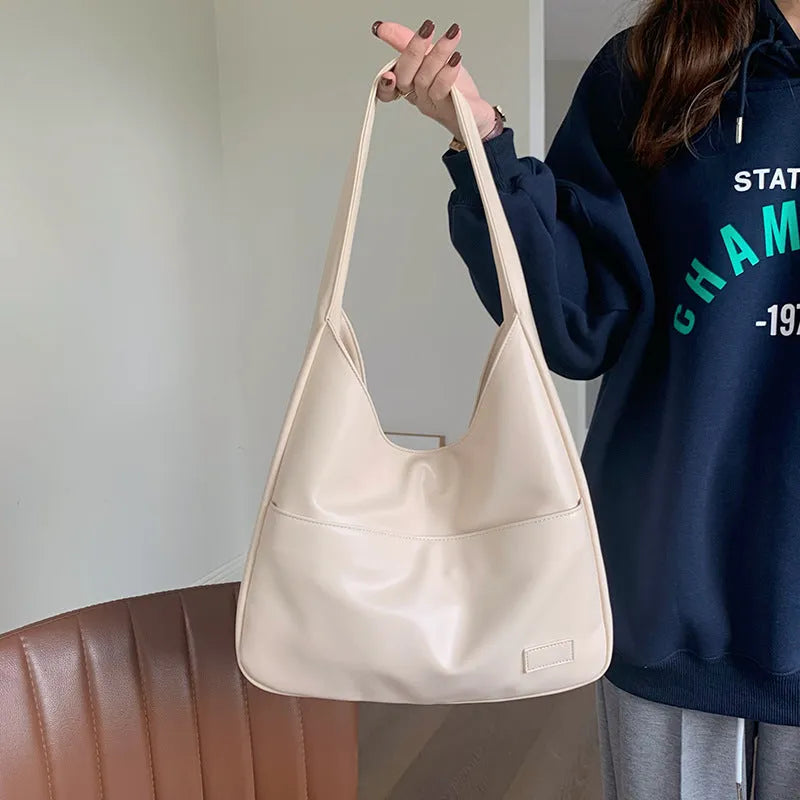 Lilya | Hobo Bag - By Qivii