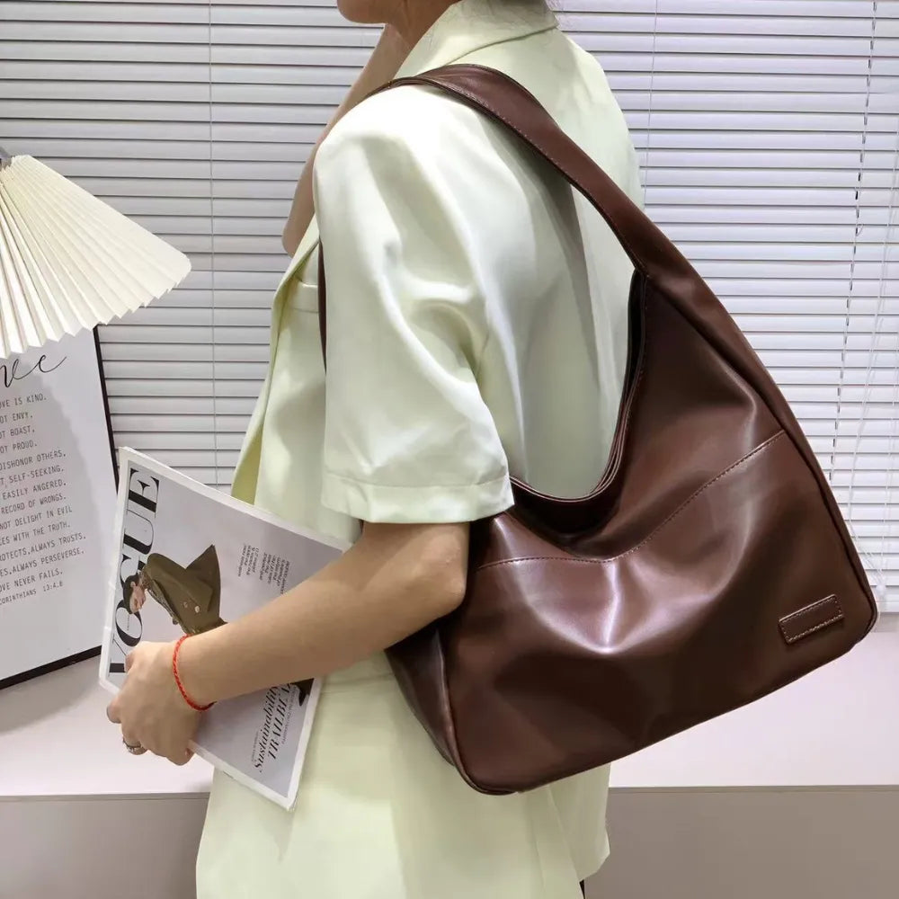 Lilya | Hobo Bag - By Qivii