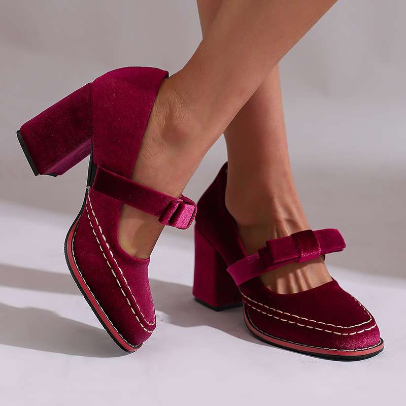 Alessia Velvet Loafers - By Qivii