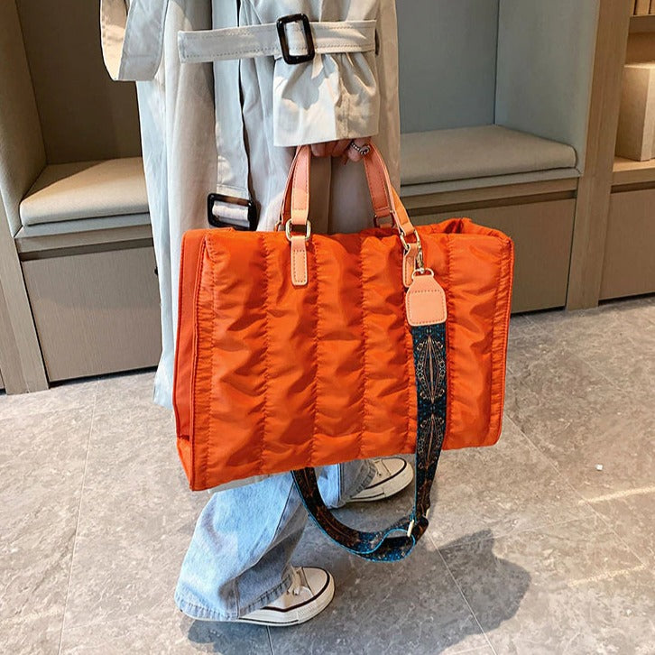 Lelah | Tote Bag - By Qivii