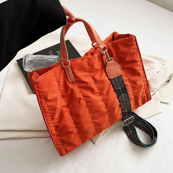 Lelah | Tote Bag - By Qivii