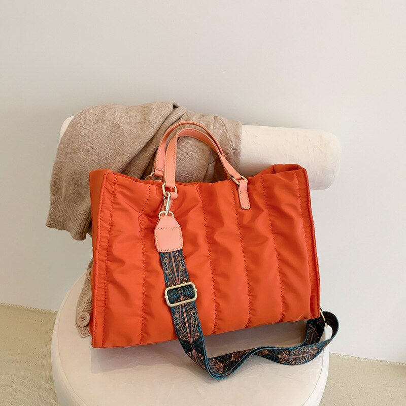 Lelah | Tote Bag - By Qivii
