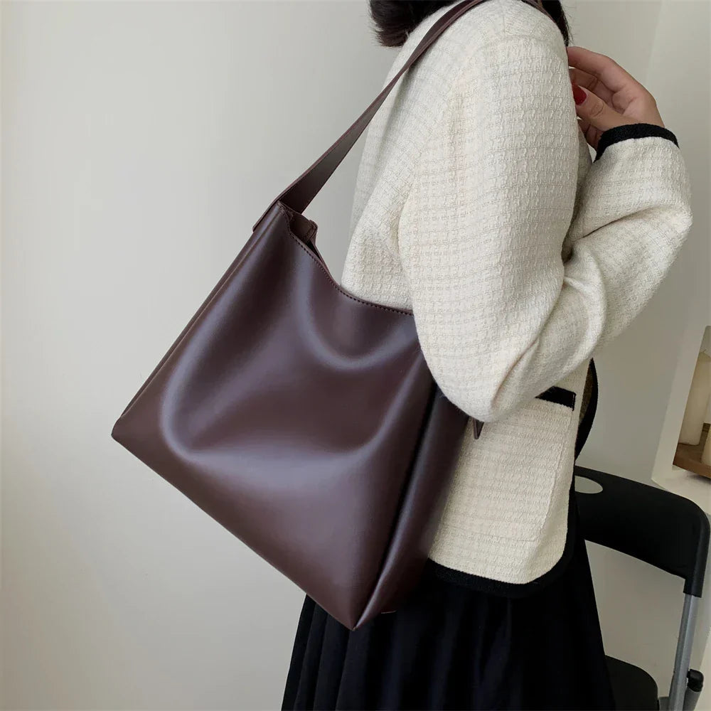 Maud | Hobo Bag - By Qivii