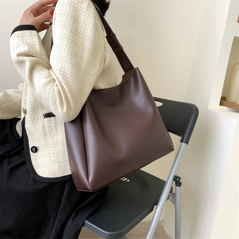 Maud | Hobo Bag - By Qivii