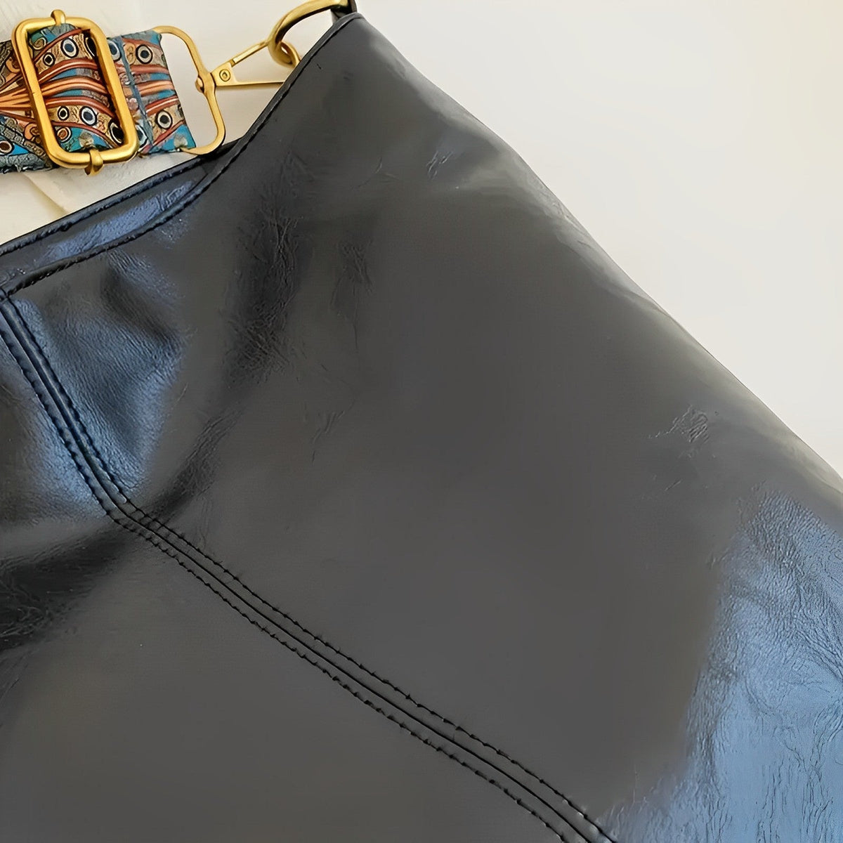 Boyah | Crossbody Bag - By Qivii