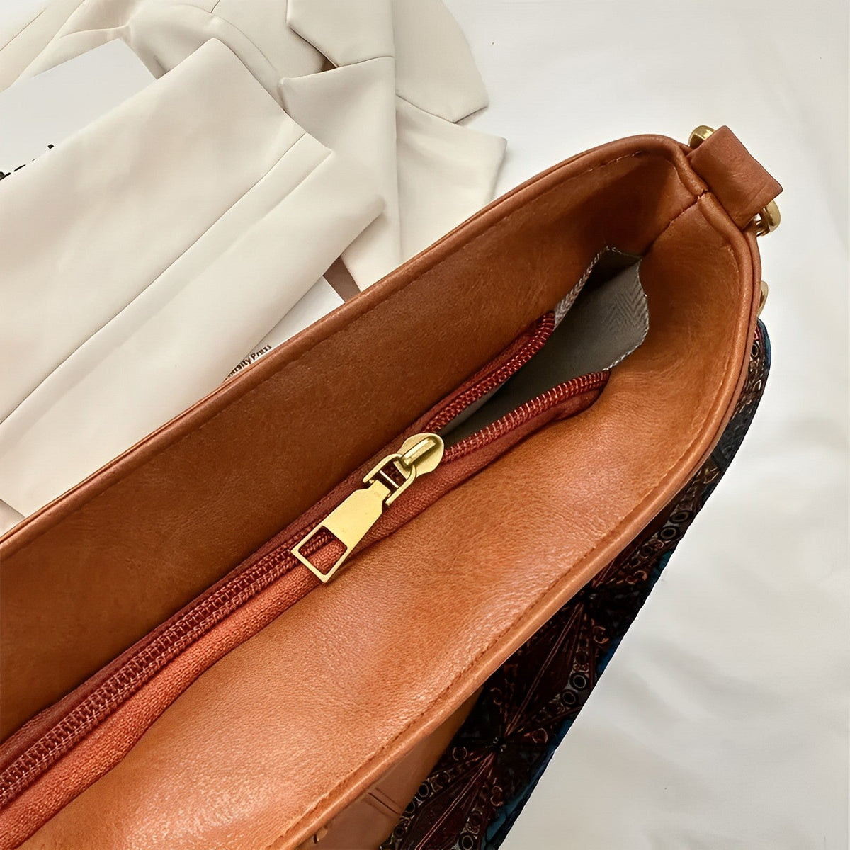 Boyah | Crossbody Bag - By Qivii