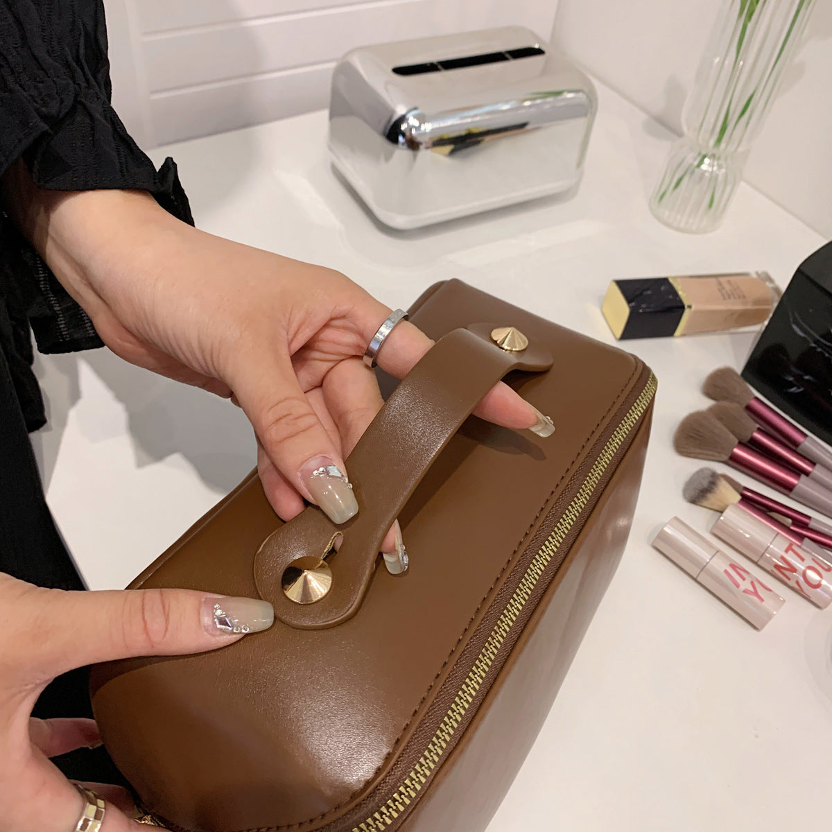 Tinah | Makeup Pouch - By Qivii