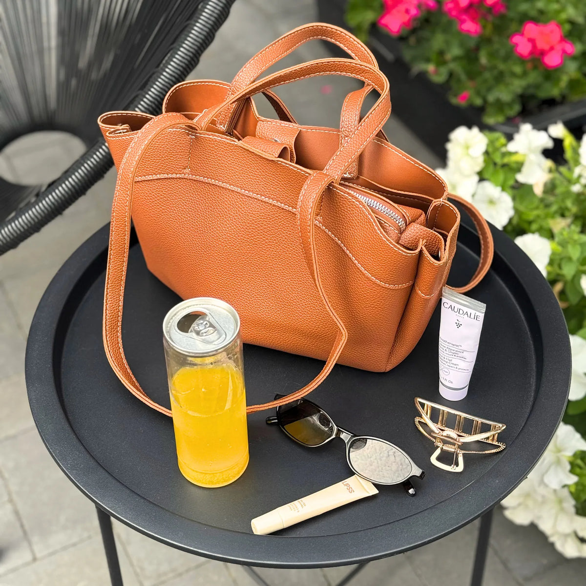 Aona | Tote Bag - By Qivii
