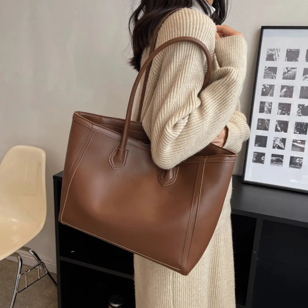 Elora | Tote Bag - By Qivii