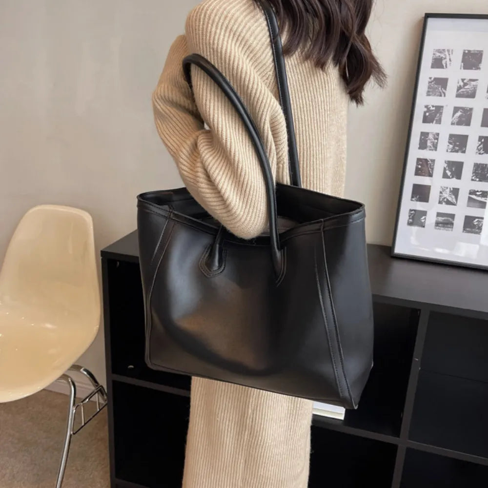Elora | Tote Bag - By Qivii