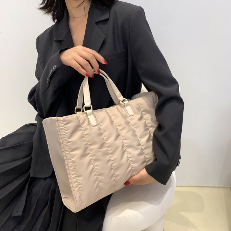 Lelah | Tote Bag - By Qivii