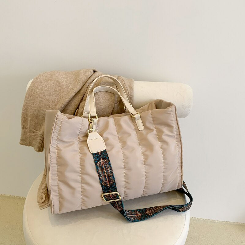 Lelah | Tote Bag - By Qivii