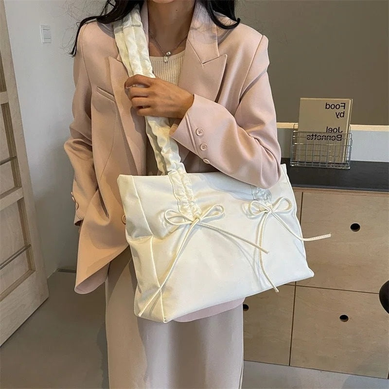 Noeda | Tote Bag - By Qivii