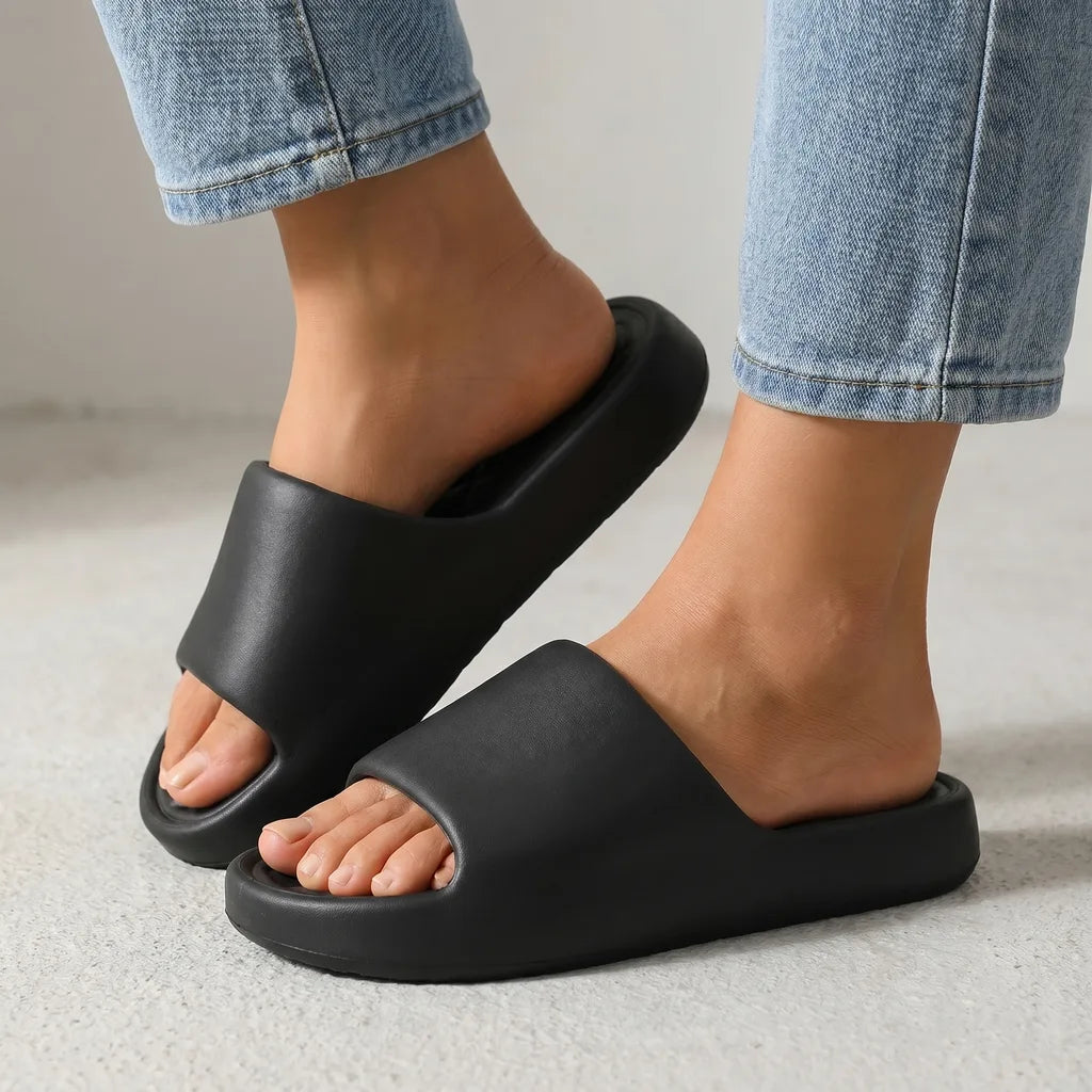 Aleesha Thick Sole Slides - By Qivii