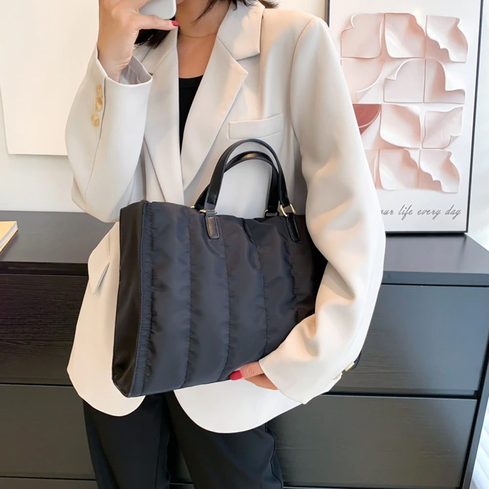 Lelah | Tote Bag - By Qivii