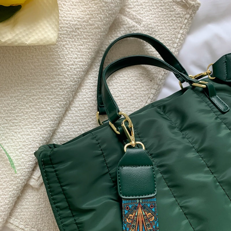 Lelah | Tote Bag - By Qivii