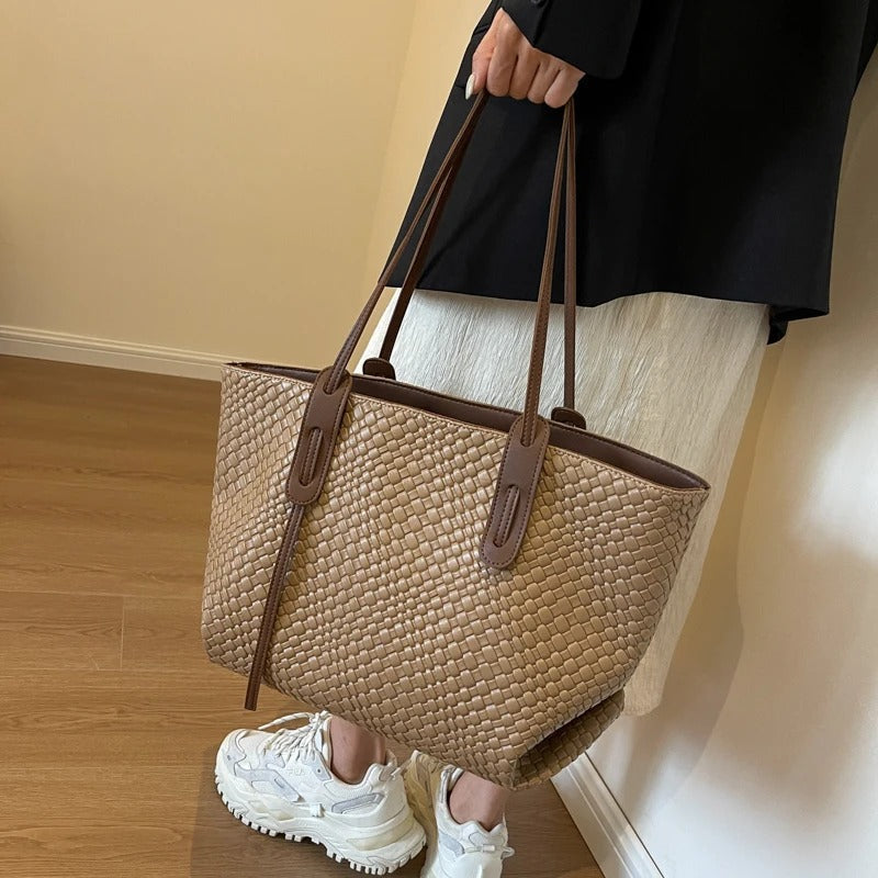 Lora | Tote Bag - By Qivii